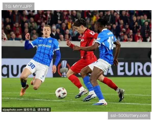 勒沃库森4-0大胜柏林联合,维尔茨两传一射主导比赛 勒沃库森4-0大胜柏林联合,维尔茨两传一射主导比赛